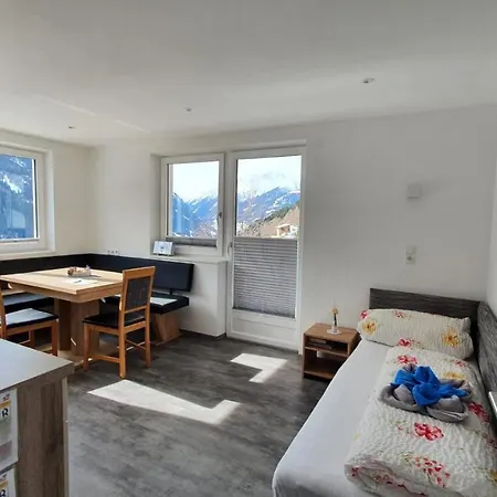 Sunnseita Paznaun Apartment Langesthei