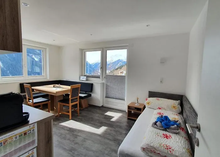 Sunnseita Paznaun Apartment Langesthei